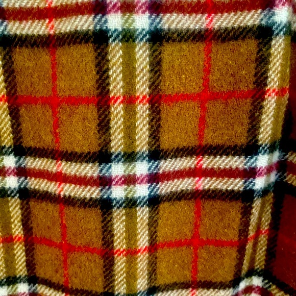 🧶INTRIGUING THREADS🧶 VTG PLAID WOOL BLEND FRINGE HEM KICK SLIT SKIRT EUC❣️ - Picture 7 of 10